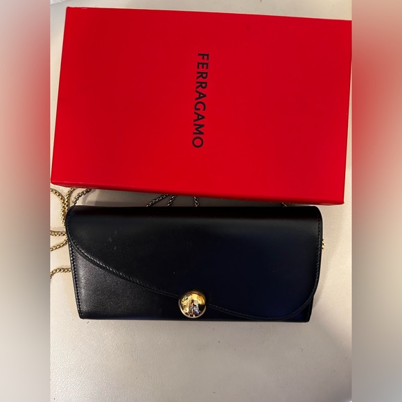Salvatore Ferragamo Handbags - Ferragamo Oyster wallet on chain